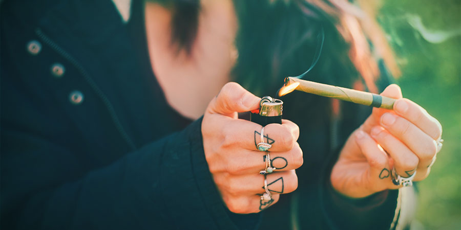 Smoke Cannabis Blunt Smoke Cannabis Blunt