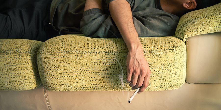 Von Einem Cannabis-High Runterkommen VON EINEM CANNABIS-HIGH RUNTERKOMMEN