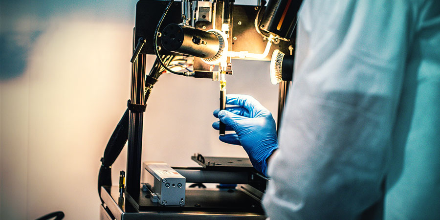 Industrielle Und Selbstgemachte CO₂-extraktion INDUSTRIELLE UND SELBSTGEMACHTE CO₂-EXTRAKTION