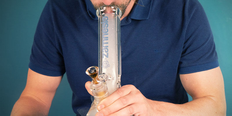 Bongs Liefern Riesige Züge Bongs liefern riesige Züge