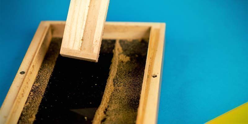 Schieb Das Kief-Pulver Zu Einem Schönen Haufen Zusammen schiebst Du das Kief-Pulver zu einem schönen Haufen zusammen