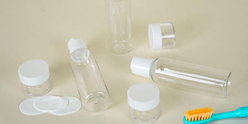 Feuchttücher, Trockenshampoo Und Andere Hygieneartikel Feuchttücher, Trockenshampoo und andere Hygieneartikel