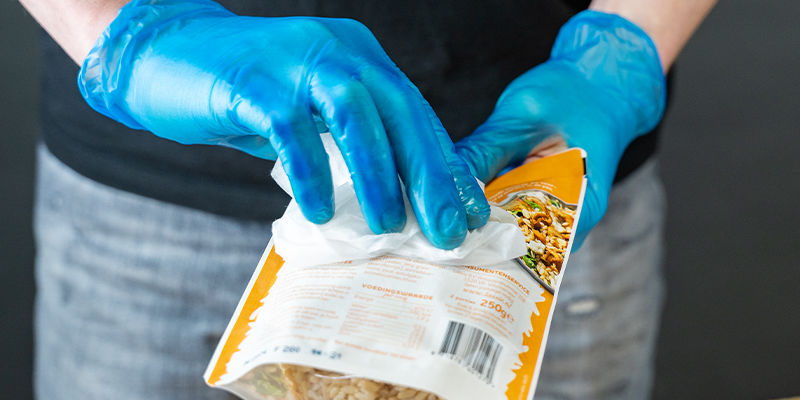 Wische Die Außenseite Der Reissäcke Mit Isopropylalkohol Ab Wische die Außenseite der Reissäcke mit Isopropylalkohol ab