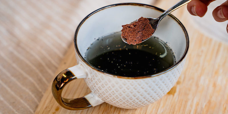 10. Rühre Die Kakaopaste In Deinen Tee 10. Rühre Die Kakaopaste In Deinen Tee