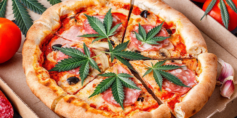 Mit Cannabis Angereicherte Pizza Mit Cannabis Angereicherte Pizza
