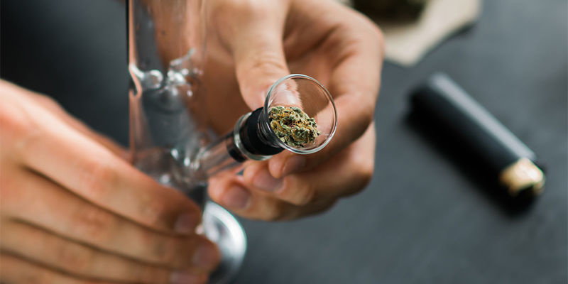 Nur Eine Saubere Bong Ist Eine Schmackhafte Bong! Nur eine saubere Bong ist eine schmackhafte Bong!