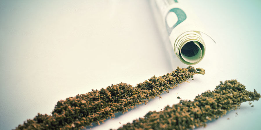 Kanna: Insufflation (Durch die Nase ziehen) Kanna: Insufflation (Durch die Nase ziehen)