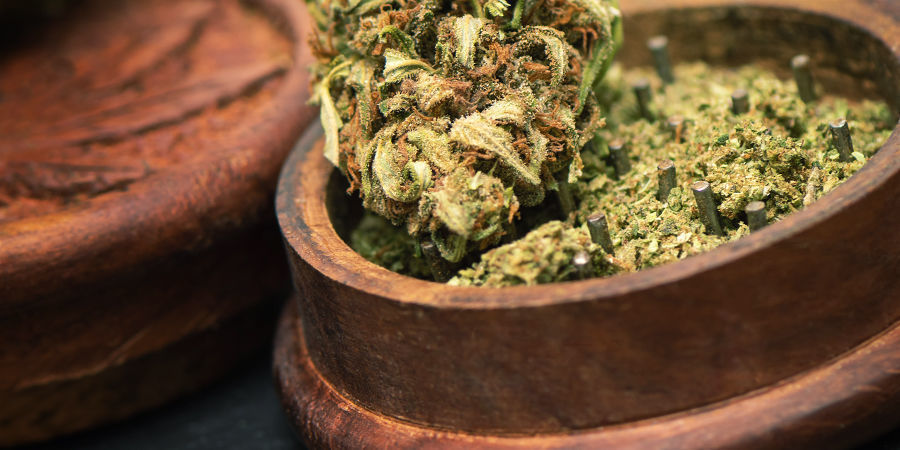 Wie Man Einen Holz-Grinder Verwendet Wie man einen Holz-Grinder verwendet