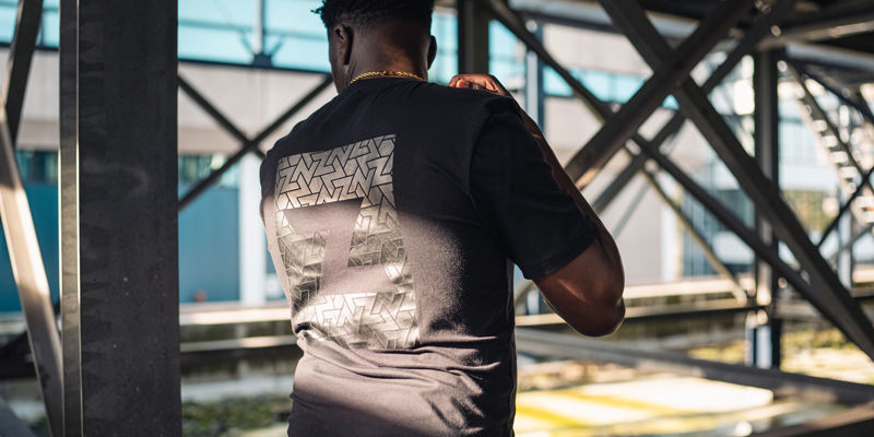 Zamneisa Icon T-Shirt mit Grafik schwarz