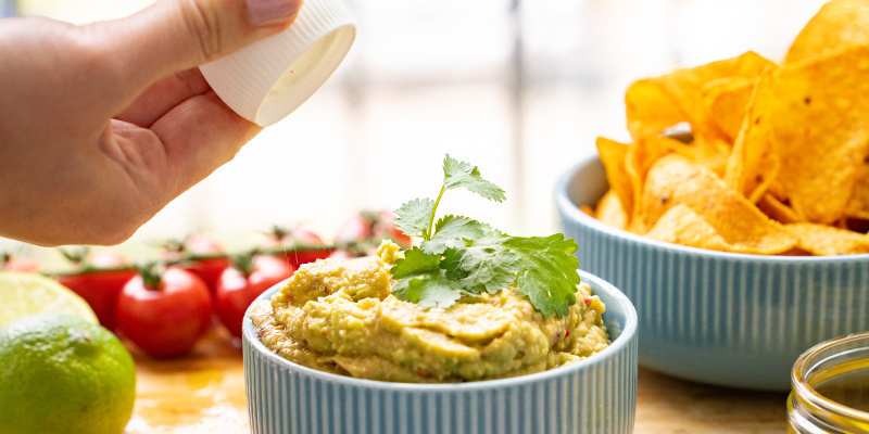Sobald Deine Guacamole Zubereitet Ist, Fülle Sie In Eine Servierschüssel Sobald Deine Guacamole Zubereitet Ist, Fülle Sie In Eine Servierschüssel
