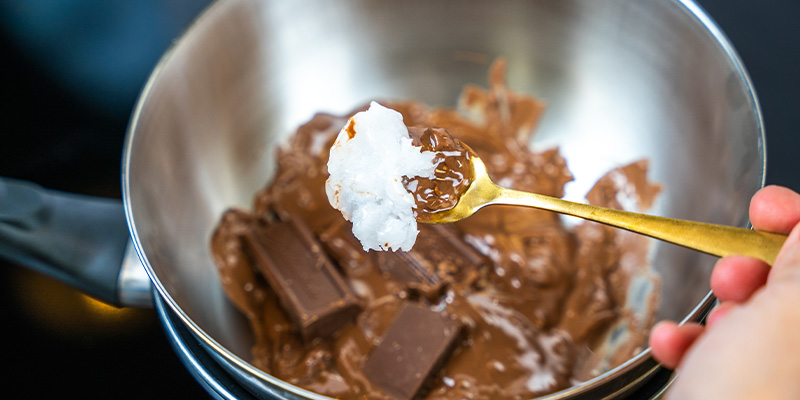 Gib nun dein Cannabisöl oder deine -butter dazu