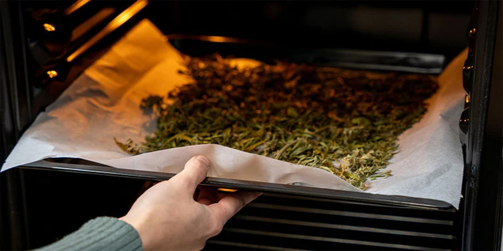 Schritt 1: Cannabis decarboxylieren Schritt 1: Cannabis decarboxylieren