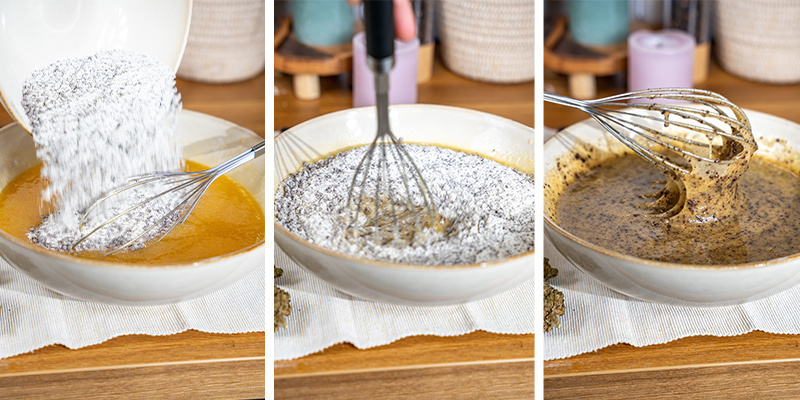 Füge dieser feuchten Mischung nach und nach die trockenen Zutaten hinzu, wobei Du solange rührst, bis der Teig gleichmäßig ist und keine Klumpen mehr aufweist.