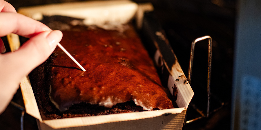 Para Comprobar Si Están Listos, Clava El Palillo En El Centro De La Masa