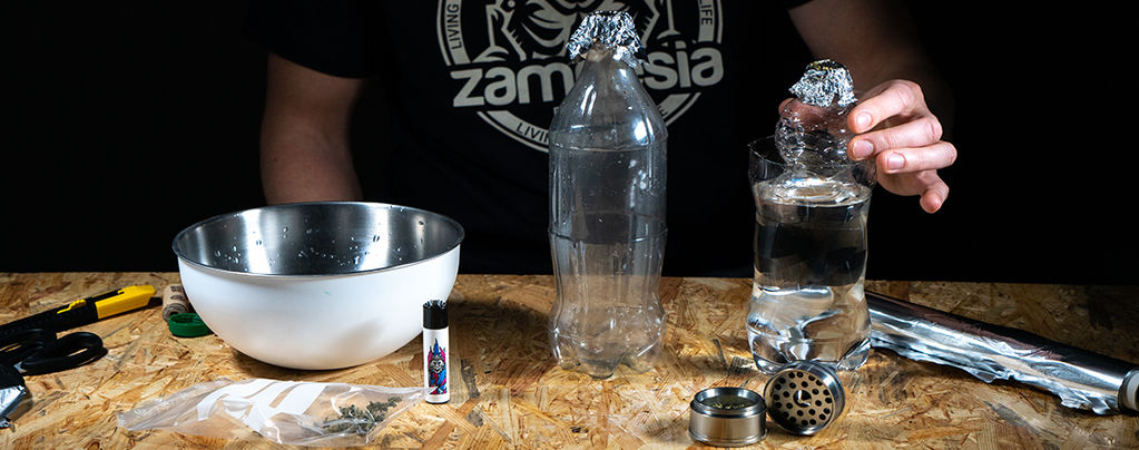 Wie Man Einen Eimer (Schwerkraft-Bong) Baut Und Benutzt