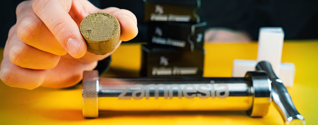 Wie Man Mit Einer Pollenpresse Hasch-Taler Presst