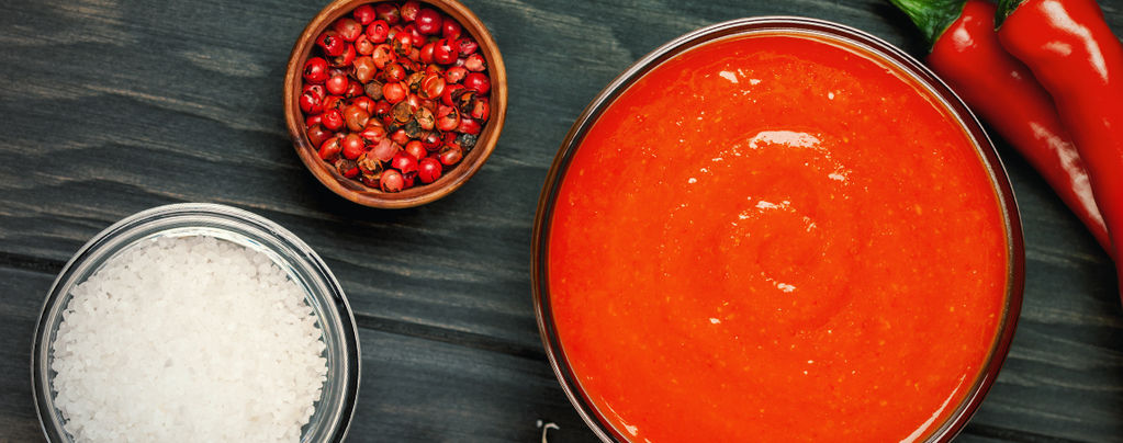 Wie Man Eine Scharfe Chilisauce Zubereitet