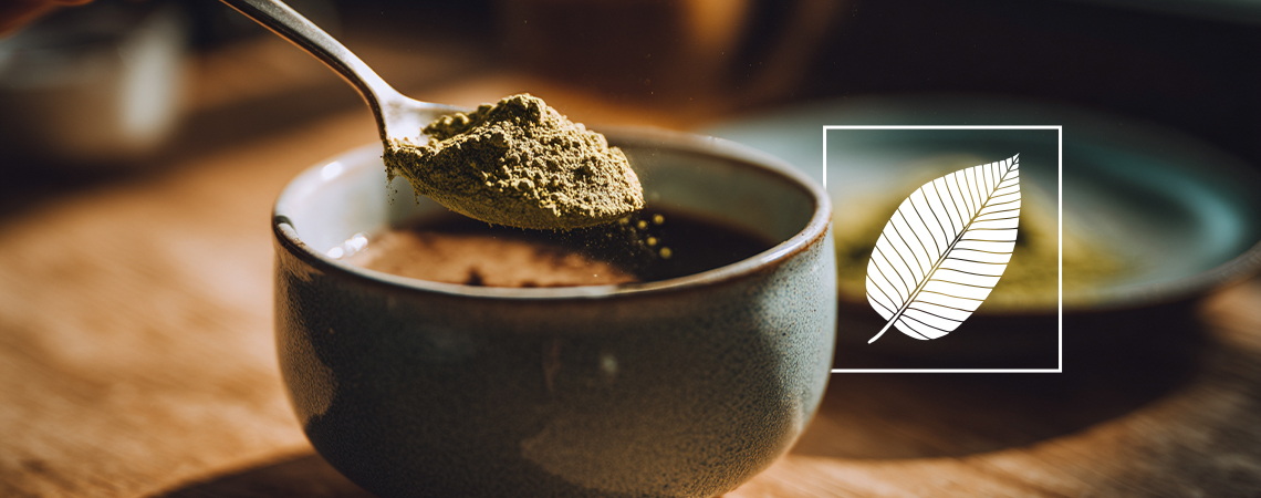 Kann man Kratom mit Kaffee kombinieren? Deine neue Morgenroutine!
